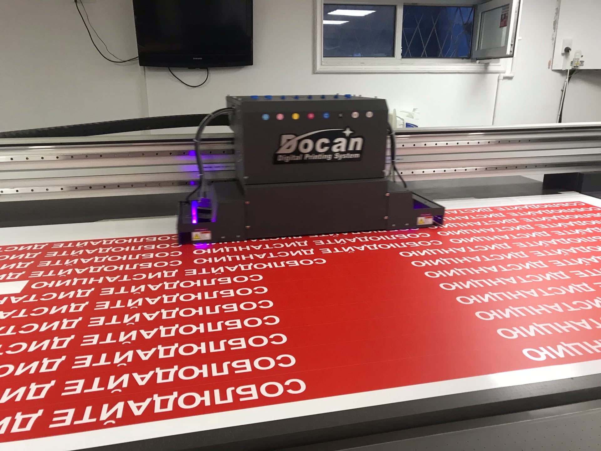 Широкоформатная УФ печать на ПЭТ, полиэфирном пластике в Севастополе ...